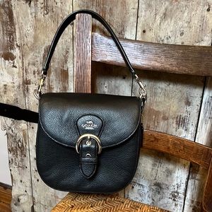 Coach leather shoulder bag.